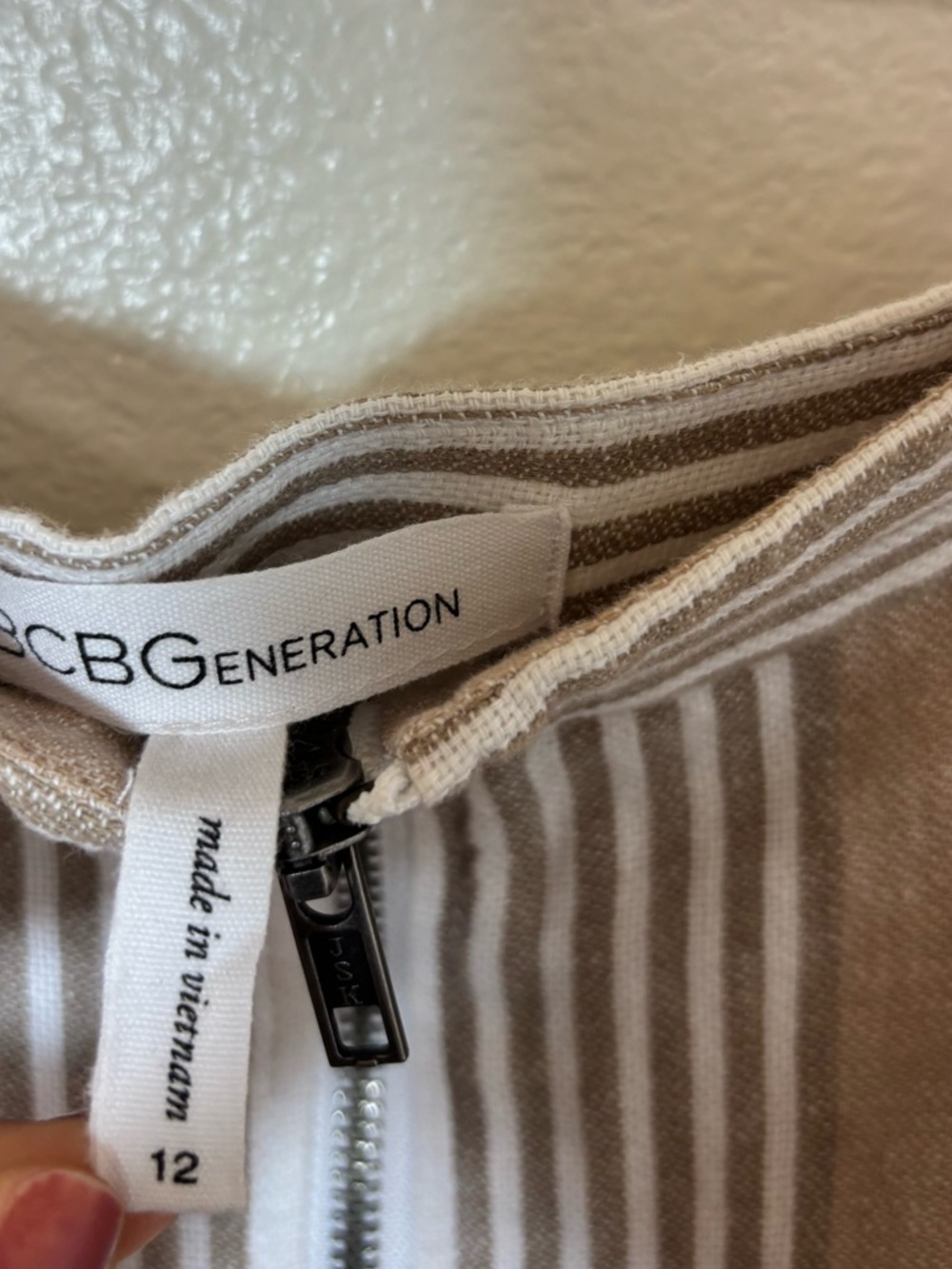 BCBGeneration Beige Striped Midi vacation Skirt with slit and pockets - Picture 7 of 8